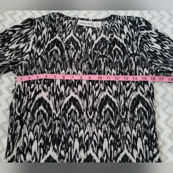 Carol Reed Small Blouse - Picture 3 of 5